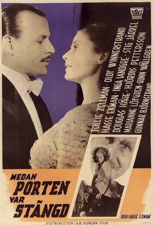 Medan Porten Var Stängd (1946) - poster