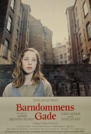 Barndommens Gade (1986) - poster
