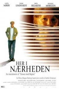 Her i Nærheden (2000) - poster