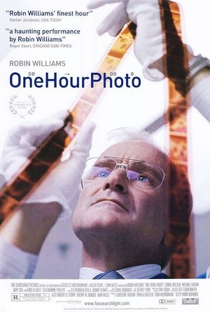 One Hour Photo (2002) - poster