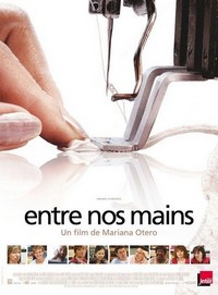 Entre Nos Mains (2010) - poster