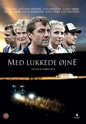 Med Lukkede Øjne (2010) - poster