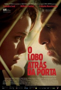 O Lobo atrás da Porta (2013) - poster