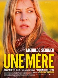 Une Mère (2015) - poster