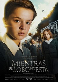 Mientras el Lobo No Está (2017) - poster