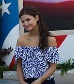 Stefanie Scott