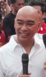 Wally Bayola